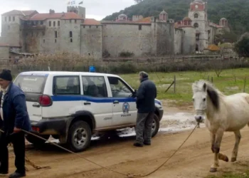Προετοιμάζεται αστυνομική επιχείρηση με… βαριά οχήματα στο Άγιο Όρος