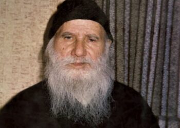Άγιος Πορφύριος: «Ποτέ γυναίκα ιερέας. Ποτέ»!