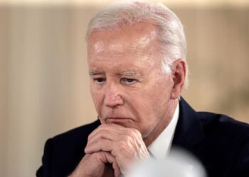 «Μόνο ο Θεός, αλλά κι Αυτός δεν θα έρθει»: Η ατάκα Μπάιντεν που κάνει τον γύρο του κόσμου