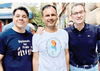 ΕΘΝΙΚΟΙ ΦΥΛΑΚΕΣ : GAY “PRIDE”?