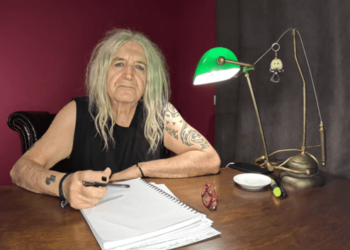 Ξεπέρασε κάθε όριο ο Νίκος Καρβέλας: «Γάγγραινα οι εκκλησίες – Να καταργηθεί η πίστη στον Θεό!»