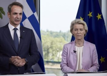 Τρέμει τους ευρωβουλευτές η Ursula, πιθανό να την πετάξουν εκτός Κομισιόν – «Plan B» με Plenkovic ή Μητσοτάκη, λέει το Politico
