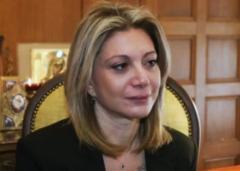 Καρυστιανού κατά Άδωνι: «Φωνάζατε ανυπόστατες αρλούμπες» – «Η αναξιοπρέπεια δεν σας επιτρέπει να ακουμπάτε τα Τέμπη»
