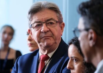 Ζαν – Λυκ Μελανσόν: «Αν βγω πρωθυπουργός θα αποσύρω την χώρα μου από το ΝΑΤΟ»