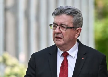 Ανατροπή στη Γαλλία; Πρώτο το Νέο Λαϊκό Μέτωπο του Μελανσόν χωρίς αυτοδυναμία, δεύτερος ο Μακρόν, τρίτη η Λεπέν