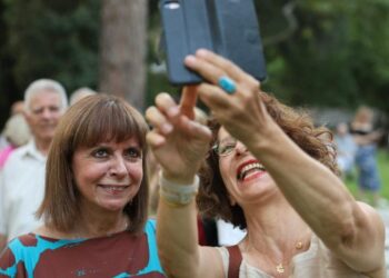 Πόρκα δημΙοκρατία… Εξαιρετικό ! Πρέπει να διαβαστεί !!!