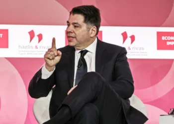 Τέλος ο Τσούνης από πρέσβης των ΗΠΑ στην Ελλάδα: Η προπαγανδιστική ομιλία του για τη μετανάστευση