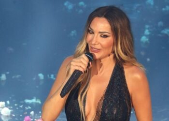 Δέσποινα Βανδή: «Δεν θα τραγουδούσα ποτέ μπροστά από μία φωτογραφία του σφαγέα των Ελλήνων»