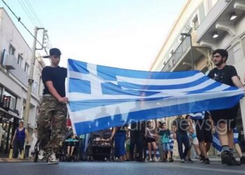 Χανιά Family Pride – Οι αληθινοί Έλληνες διαδήλωσαν στο κέντρο της πόλης. «Κάτω τα χέρια απ’ τα παιδιά μας»