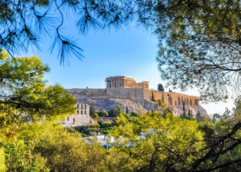 Διαστάσεις παράνοιας για τις «100 ώρες» της «κολάσεως»: Πως μια συνηθισμένη κακοκαιρία μετατρέπεται σε εργαλείο κατατρομοκράτησης
