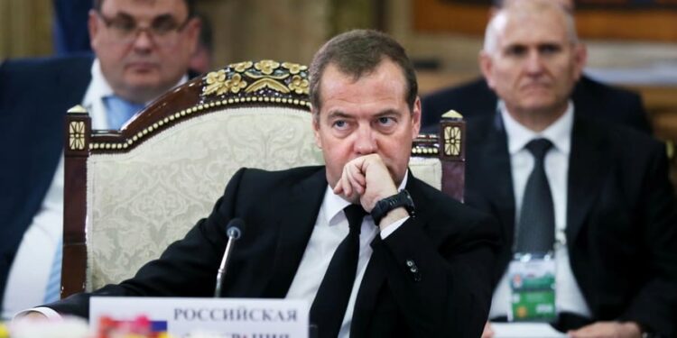 Medevdev οι φυσικοί πόροι που βρίσκονται στο Donbass εκτιμάται ότι ανέρχονται σε 7,3 τρισεκατομμύρια δολάρια.!!! Τι δε καταλαβαίνεις…