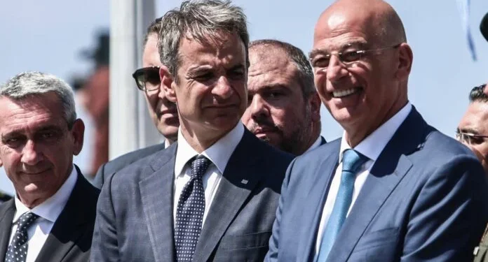 Πανικός στο Μαξίμου για τον Δένδια!