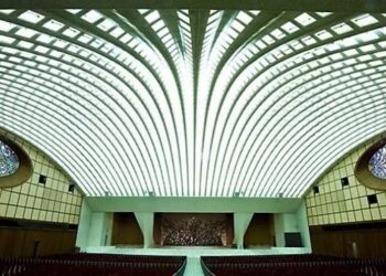 “ΜΕ ΤΟΥΣ ΑΝΤΙΧΡΙΣΤΟΥΣ ΑΜΕΤΑΝΟΗΤΟΥΣ ΦΡΑΓΚΟΠΑΠΙΚΟΥΣ ΚΟΙΝΑΙ ΕΟΡΤΑΙ ; ΠΟΤΕ! ΠΟΤΕ!” ΑΓΙΟΡΕΙΤΕΣ ΚΕΛΛΙΩΤΕΣ ΠΑΤΕΡΕΣ