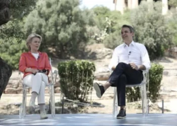 Η Ευρωπαία Συνήγορος απαιτεί όλα τα έγγραφα για την φιλοξενία της Ούρσουλα στο σπίτι Μητσοτάκη στα Χανιά