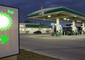 Bloomberg> Οι μετοχές της BP πέφτουν καθώς οι επενδυτές απορρίπτουν την πράσινη αλλαγή. Η εταιρία πανικόβλητη αλλάζει ρότα