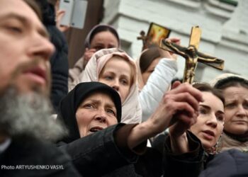 ΙΕΡΑ ΜΗΤΡΟΠΟΛΙΣ ΠΕΙΡΑΙΩΣ : ΟΤΑΝ Η «ΠΟΛΙΤΙΚΗ ΟΡΘΟΤΗΤΑ» ΓΥΡΙΖΕΙ ΤΟΝ ΚΟΣΜΟ ΣΕ ΕΠΟΧΕΣ ΑΠΑΝΘΡΩΠΗΣ ΒΑΡΒΑΡΟΤΗΤΑΣ!