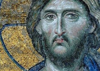 Ἕνας Μουσουλμᾶνος στὴν Αἴγυπτο σκότωσε τὴ γυναῖκα του καὶ τὴν ἔθαψε μὲ τὰ δύο κοριτσάκια τους, ποῦ τὸ ἕνα ἦταν μωρὸ καὶ τὸ ἄλλο 8 ἐτῶν. Τὰ κορίτσια τὰ ἔθαψε ζωντανά!