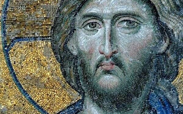 Ἕνας Μουσουλμᾶνος στὴν Αἴγυπτο σκότωσε τὴ γυναῖκα του καὶ τὴν ἔθαψε μὲ τὰ δύο κοριτσάκια τους, ποῦ τὸ ἕνα ἦταν μωρὸ καὶ τὸ ἄλλο 8 ἐτῶν. Τὰ κορίτσια τὰ ἔθαψε ζωντανά!