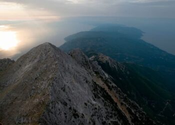 Γ.Μ : Στα χρυσοκαλύβια….