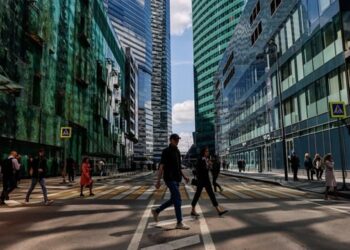 Έξαλλοι οι Ευρωπαίοι από την επιστροφή του ΔΝΤ στην Ρωσία: «Τι θέλουν; να βοηθήσουν την πολεμική προσπάθεια του Πούτιν;»