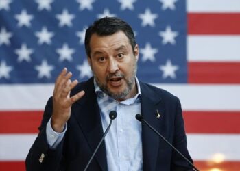 Ζητούν τη φυλάκιση του Σαλβίνι που είναι υπέρ του Τραμπ και κατά του πολέμου στην Ουκρανία