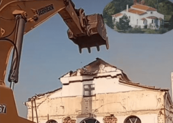 ΕΛΛΑΔΑ ΩΡΑ 0. Κατεδάφισαν εκκλησία του Αη Γιώργη για λιγνίτη.. ΓΚΡΕΜΙΖΕΙ ΕΚΚΛΗΣΙΕΣ ΚΑΙ Ο ΚΑΠΙΤΑΛΙΣΜΟΣ..