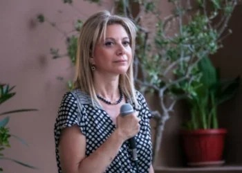 Μαρία Καρυστιανού: «Εξελίσσεται προσπάθεια συγκάλυψης από τα ΜΜΕ» – Η συνάντηση με ΕΣΗΕΑ και ΠΟΕΣΥ