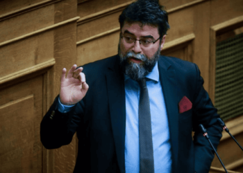 Β.Οικονόμου για έγκλημα στα Τέμπη: «Δηλαδή αν πέσει ένα αεροπλάνο δεν προχωράει η ζωή;» (βίντεο)