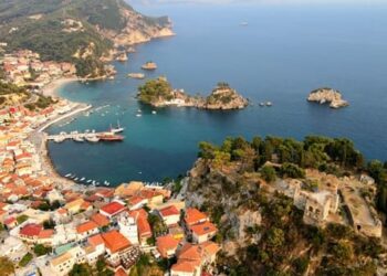 Πάργα: Η νύμφη της Ηπείρου, με το μεσαιωνικό κάστρο, το γραφικό Νησί της Παναγιάς και τις κοσμοπολίτικες παραλίες
