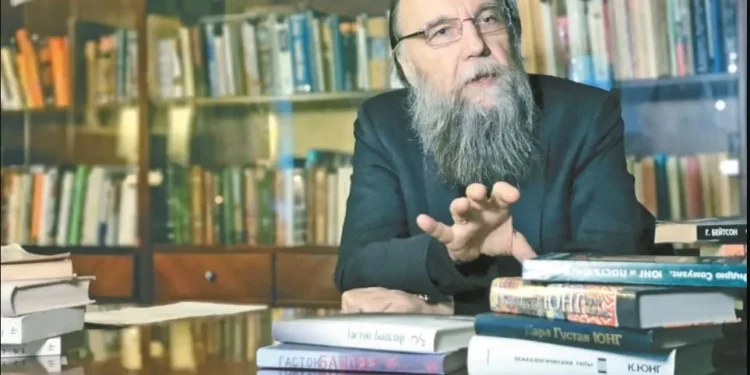 «Είμαστε καταδικασμένοι να πολεμήσουμε τη Δύση» – Αλεξάντερ Ντούγκιν