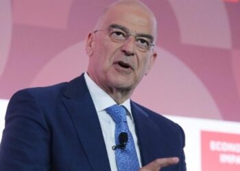 Δένδιας: Στόχος να δημιουργήσουμε τον πολίτη-στρατιώτη, που θα εκπαιδεύεται, θα εξοπλίζεται και θα είναι έτοιμος να πολεμήσει