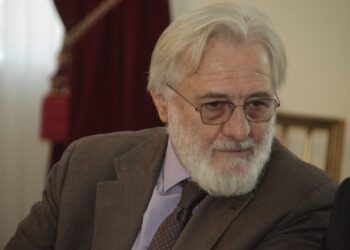 Γιάννη Σμαραγδή, για καμιά βολτίτσα μέχρι την Καποδιστρίου είσαι – Για ταινία του Καποδίστρια δεν είσαι