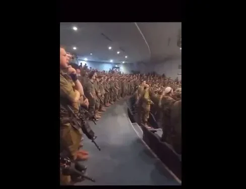 Ο ΣΤΡΑΤΟΣ ΤΟΥ ΑΝΤΙΧΡΙΣΤΟΥ. Εκατοντάδες Ισραηλινοί στρατιώτες ψάλλουν εν χορώ : Πιστεύω με απόλυτη πίστη στον ερχομό του Mεσσία (Αντίχριστος) BINTEO