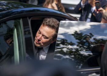 Η αντίδραση του Έλον Μασκ για τον σάλο που ξέσπασε μετά την αντίχριστη στάση της Καμάλα