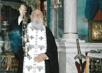 Βγήκε να θυμιάσει και δεν πατούσε στη γη!