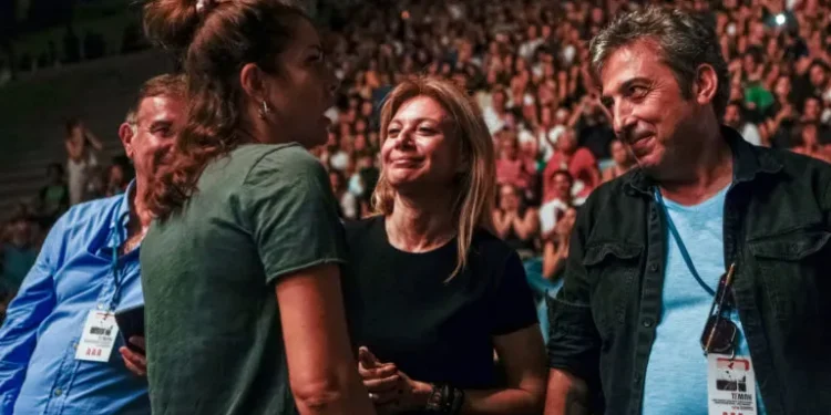 Ασλανίδης: 1.200.000 μπήκαν στο live streaming της συναυλίας για τα Τέμπη και η ΈΡΤ έδειξε λίγα δευτερόλεπτα την εξέδρα
