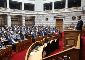 Μανώλης Κοττάκης : Iσχυρές ρωγμές στο σύστημα εξουσίας