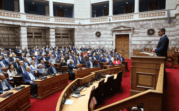 Μανώλης Κοττάκης : Iσχυρές ρωγμές στο σύστημα εξουσίας