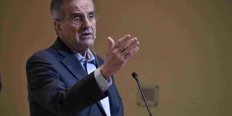 Σαμαράς: Μακριά από λύσεις άδικες και καταστροφικές που “μαγειρεύονται” για Κύπρο και Αιγαίο