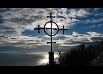 Ποιος είναι ο ορθόδοξος Σταυρός που πρέπει να φοράμε