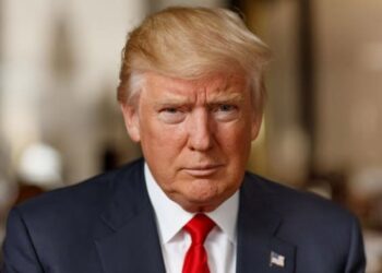 Der Spiegel: Και εντελώς απρόσμενα ο Trump δείχνει το μεσαίο δάχτυλο και λέει… «fu… you» στο βαθύ κράτος των ΗΠΑ