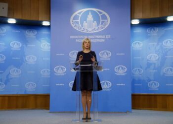 Ζαχάροβα για ορκωμοσία Τραμπ: «Μην προτρέχετε, πολλά μπορούν να χαλάσουν σε 2 μήνες»