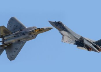 Είστε έτοιμοι; Αυτή είναι η αλήθεια για τα αήττητα ρωσικά Su-57 έναντι των F-22 και F-35: «Πάτησαν πάνω στα… λάθη των Αμερικανών»