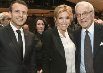 Ο Larry Fink (ΒlackRock) έχει επενδύσει 400 δις στην Ουκρανία. Θα επιτρέψει να πατηθεί το κουμπί; H ιστορική αντίδραση του Olaf Scholz
