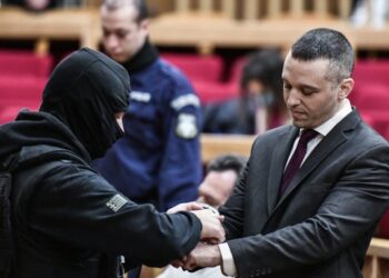Σχετικά με τον Ηλία Κασιδιάρη, πολιτικό κρατούμενο στην Ελλάδα