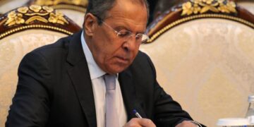 Ο Ρώσος υπουργός Εξωτερικών στέλνει ανατριχιαστική προειδοποίηση στις ΗΠΑ στη συνέντευξη του Tucker Carlson