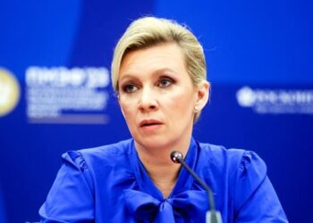 Κεραυνοί Zakharova κατά του Zelensky: Μόνο ένας… αθεόφοβος-δαιμονισμένος θα απέρριπτε πρόταση για χριστουγεννιάτικη εκεχειρία