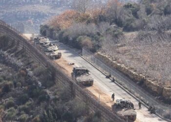 Εξέλιξη σοκ – Ισραηλινά τανκ έφτασαν στη Δαμασκό – Ισραήλ, ΗΠΑ, Τουρκία και τζιχαντιστές τεμαχίζουν το… πτώμα της Συρίας
