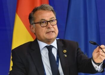 Θλιβερή παραδοχή από Bundesbank: Αποχαιρετήστε τη Γερμανία που ξέρατε, καταρρέουμε – Έρχεται φτώχεια, ανεργία, υπανάπτυξη