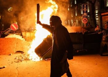 Στήνουν νέο Maidan στη Γεωργία: Οι «Onizhedeti» έχουν ήδη στρατολογηθεί, το επόμενο στάδιο είναι ελεύθεροι σκοπευτές